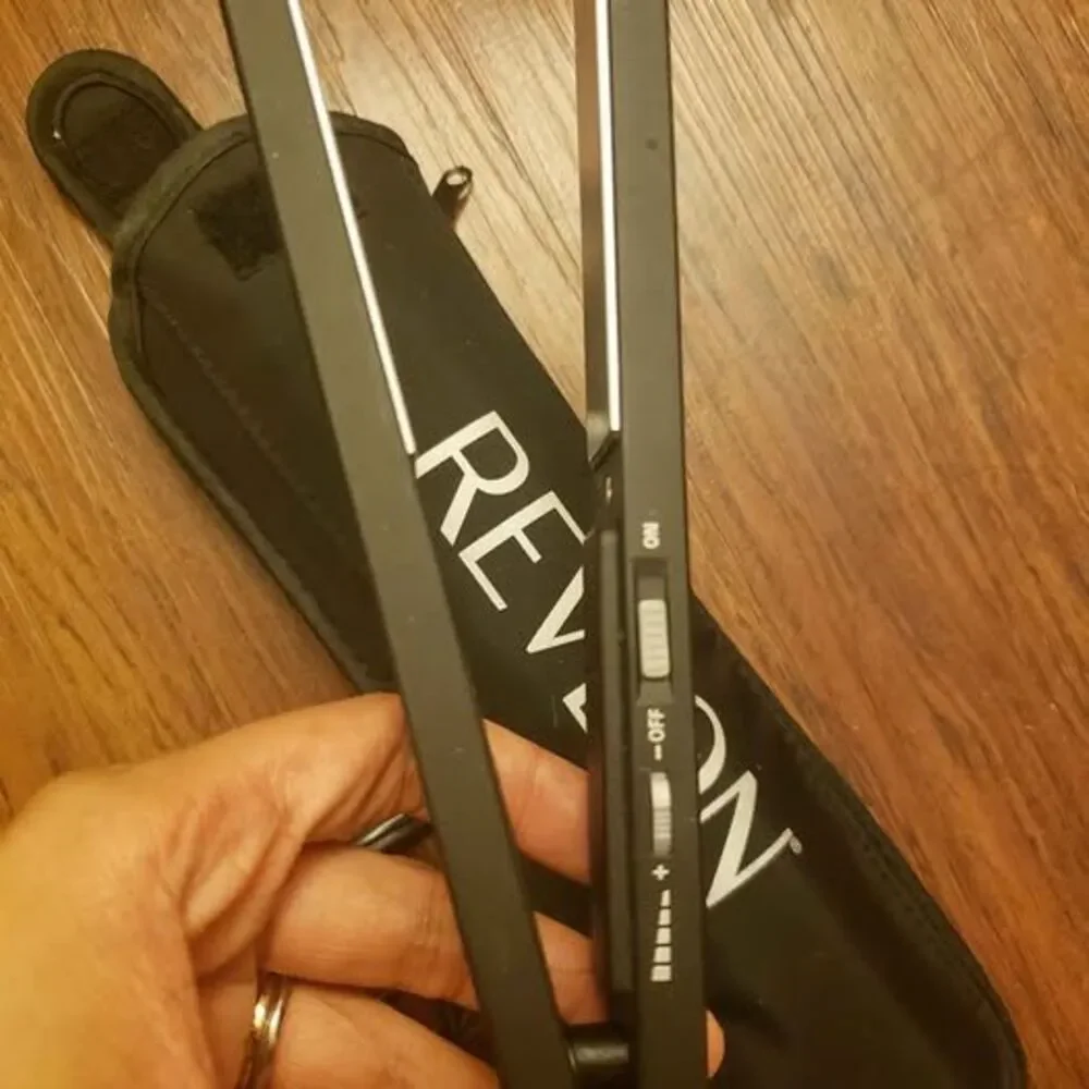 Revlon Hair Straightener with case